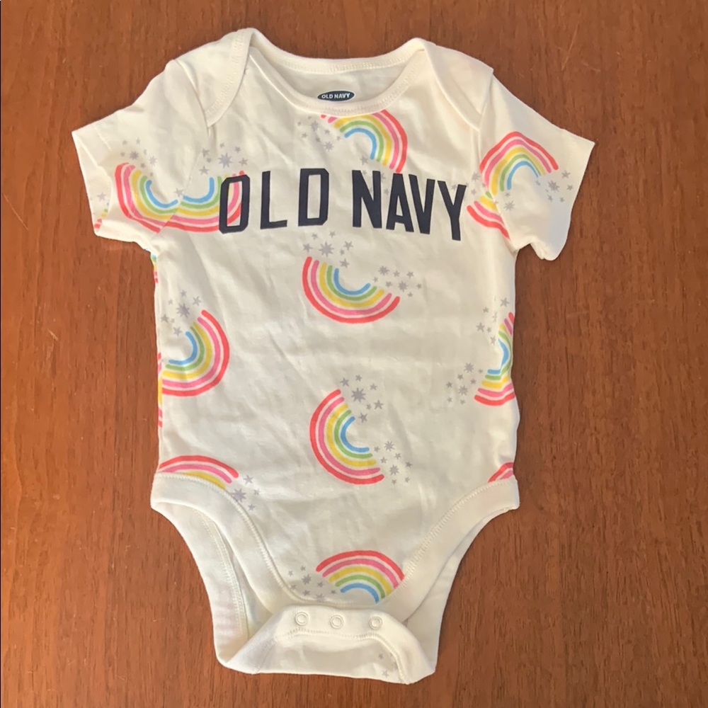 🤩FREE🤩 NWOT Old Navy White and Pink Bodysuit size 6-12m